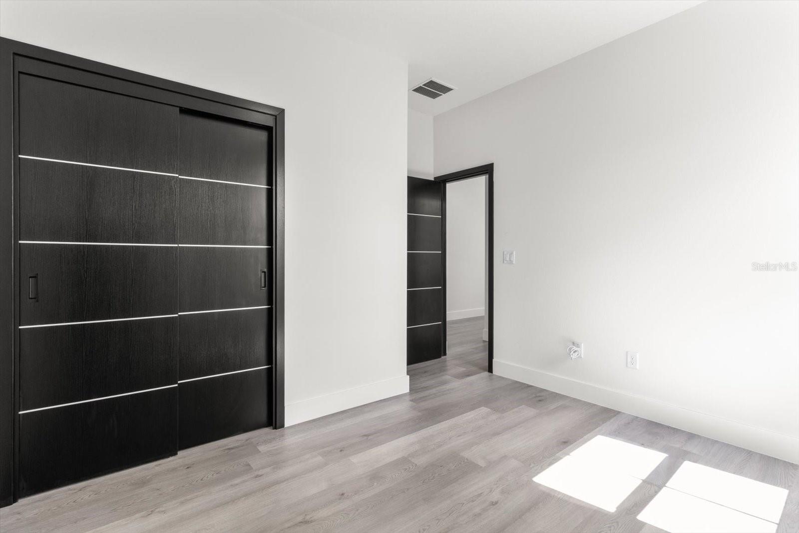 Image 27 of 42 For 14422 32nd Terrace Road