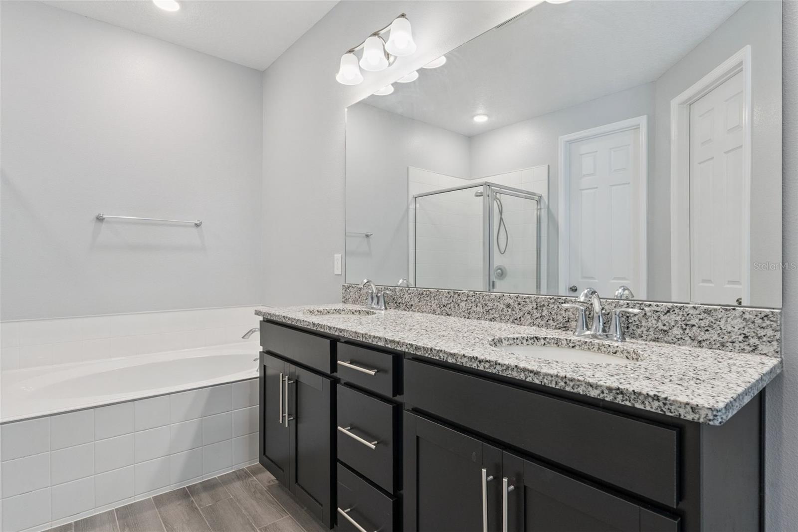 Image 36 of 57 For 13900 Lanyard Way