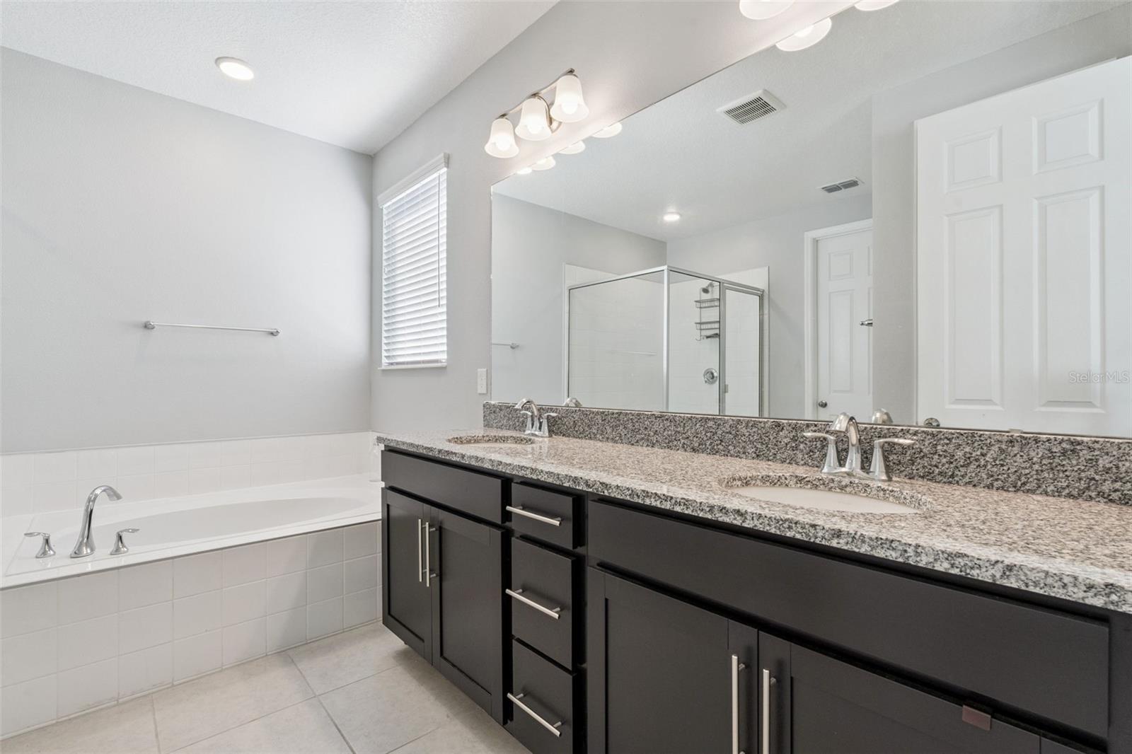 Image 38 of 57 For 13900 Lanyard Way