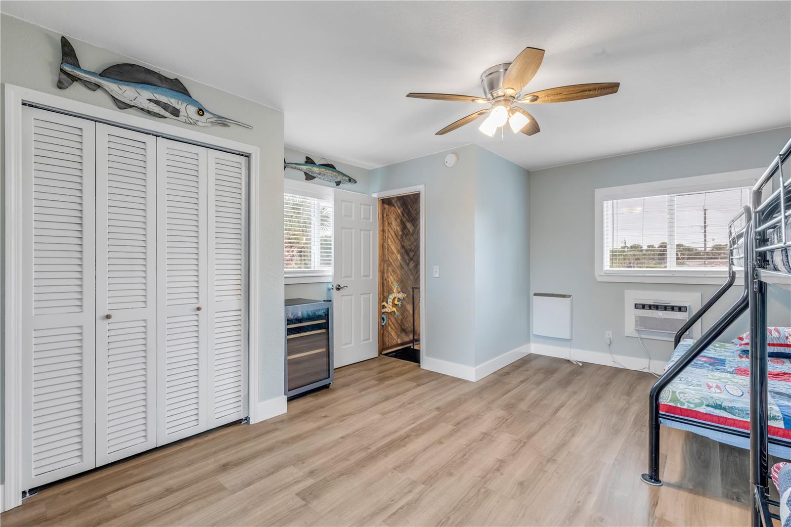 Image 33 of 60 For 4643 Katy Drive