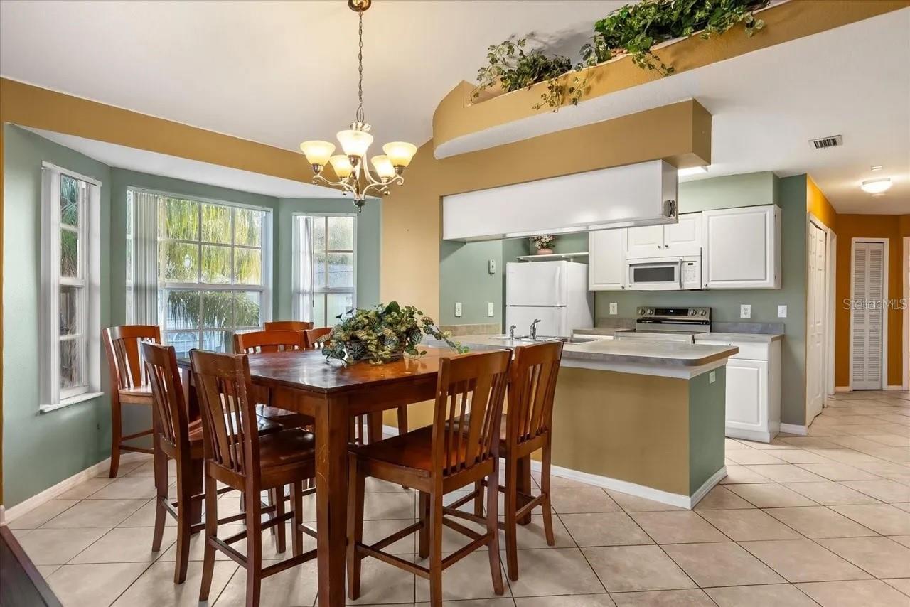 Image 9 of 30 For 2030 Royal Bay Boulevard 62