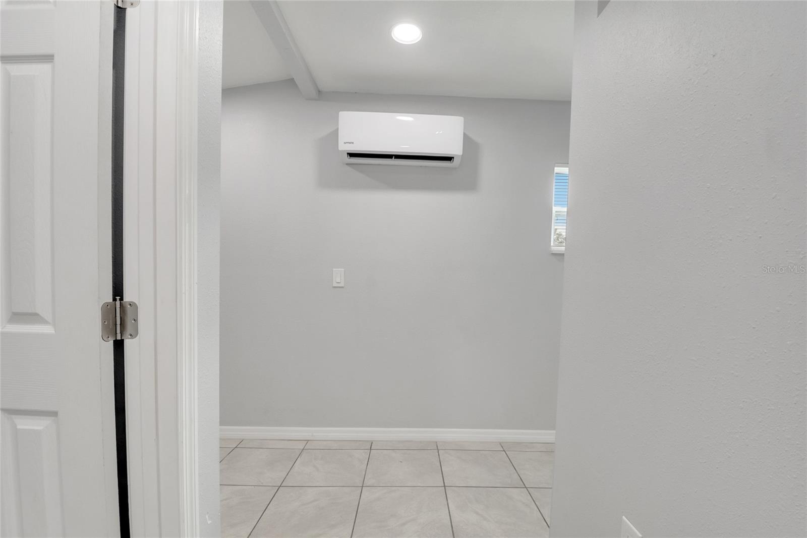 Image 7 of 14 For 113 Jay Drive