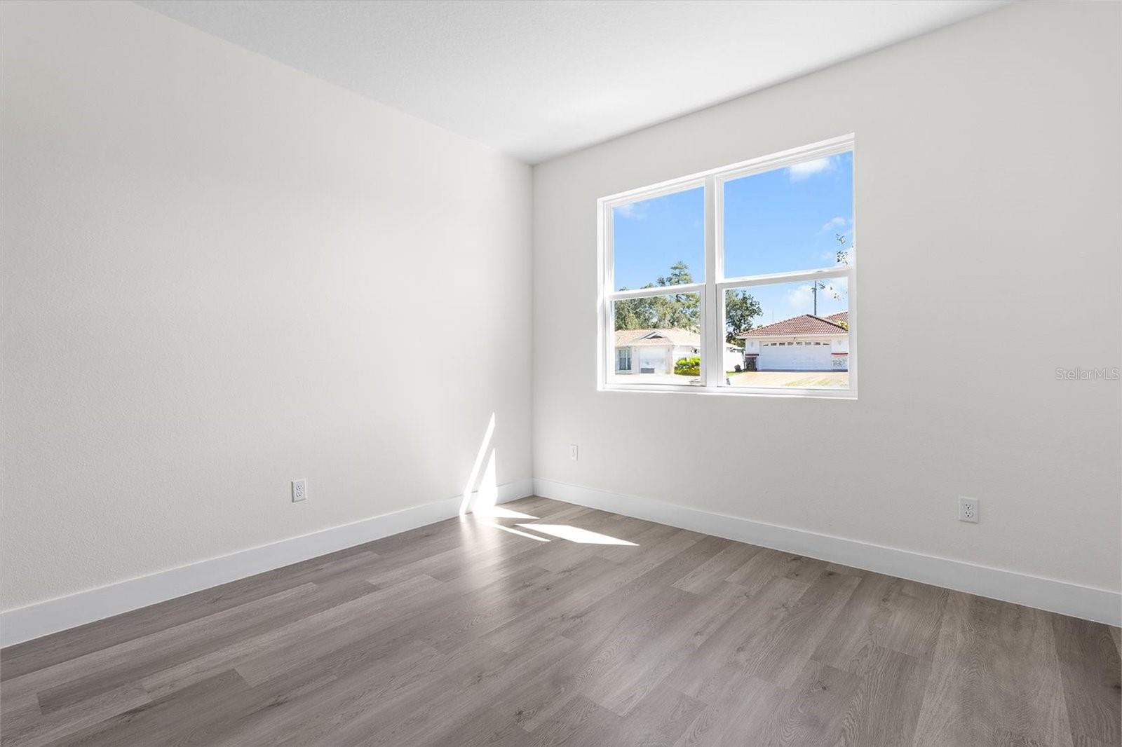 Image 25 of 42 For 14432 32nd Terrace Road