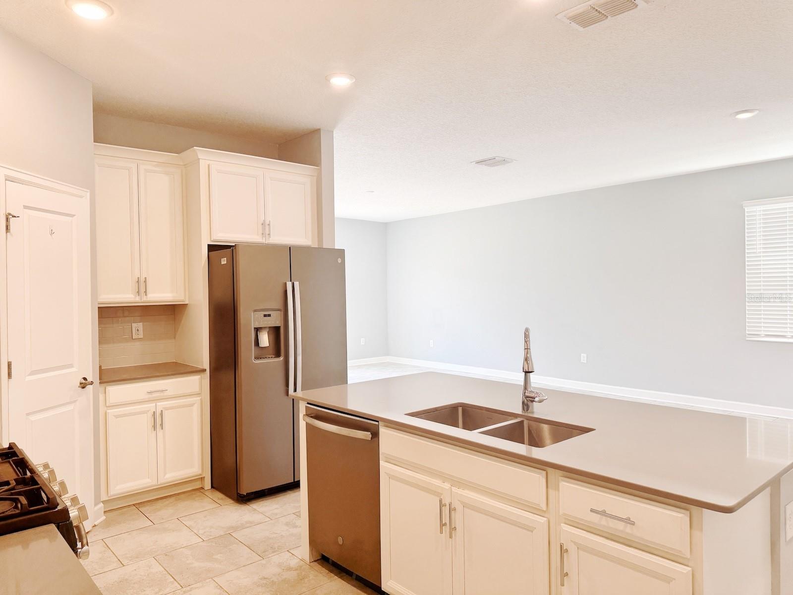 Image 4 of 28 For 1312 Oak Crest Street