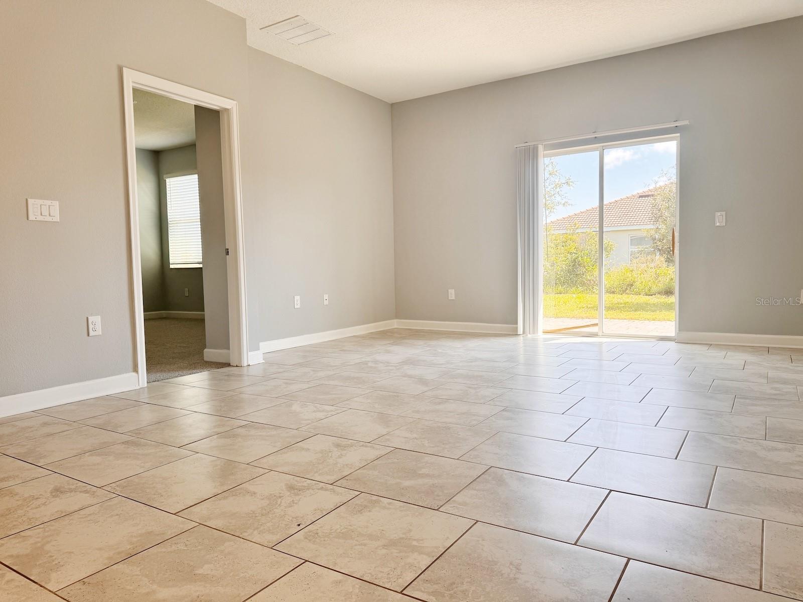 Image 7 of 28 For 1312 Oak Crest Street