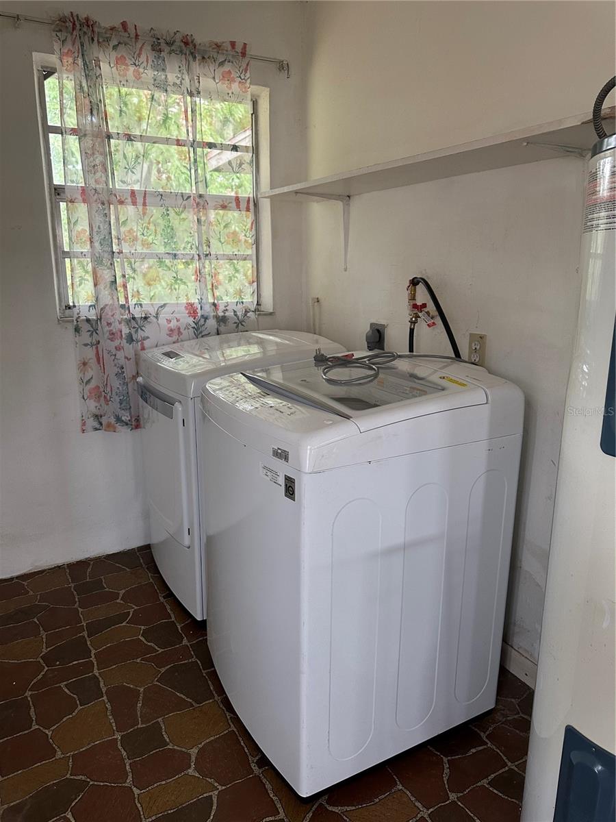 Image 8 of 10 For 103 Marlin Street Nw