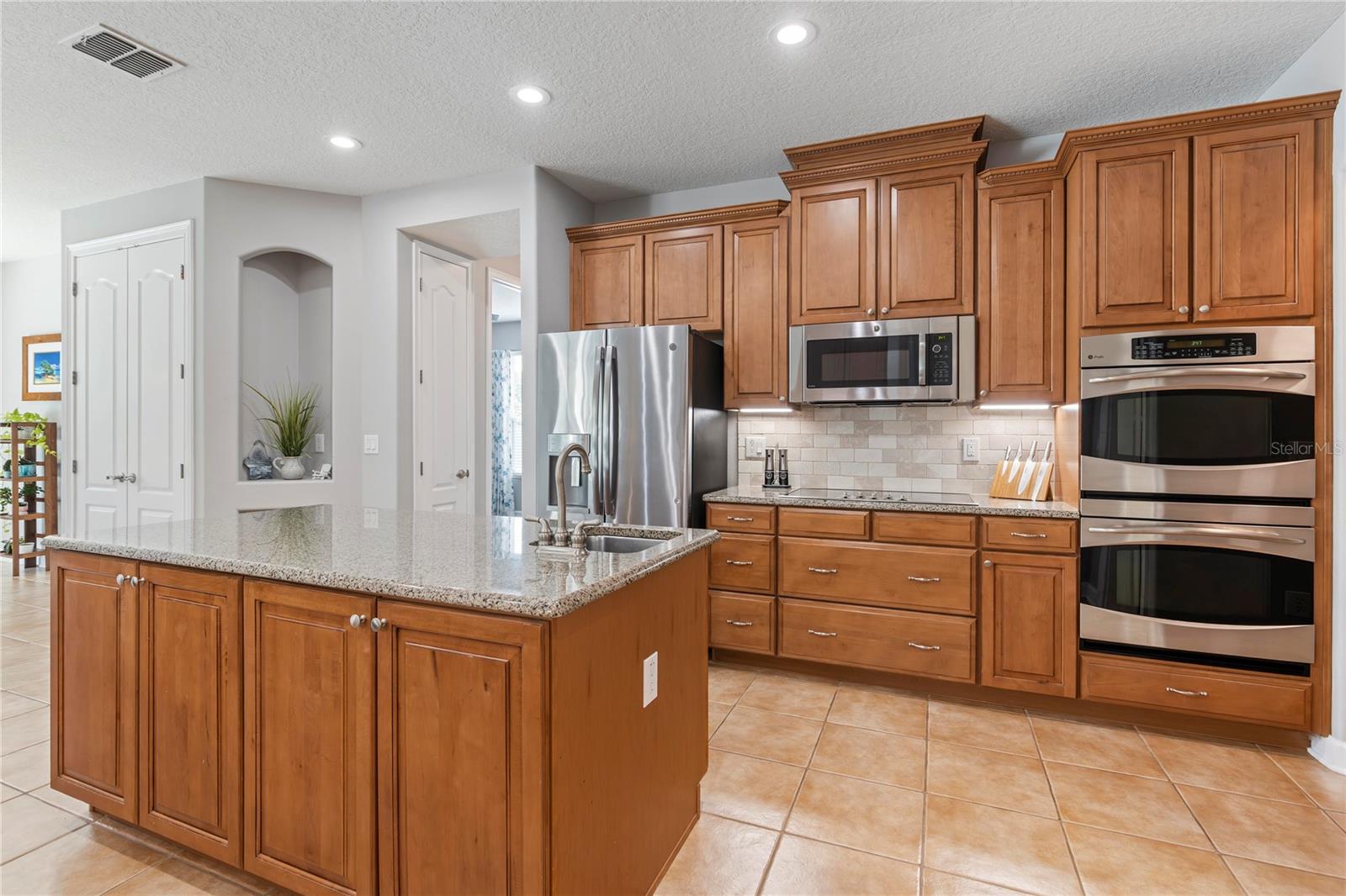 Image 19 of 50 For 5723 Bassett Place