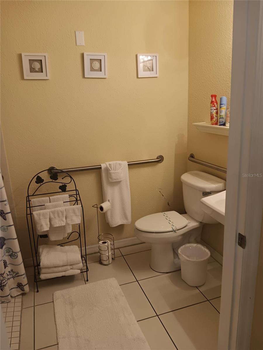 Image 20 of 20 For 13999 Gulf Boulevard 201