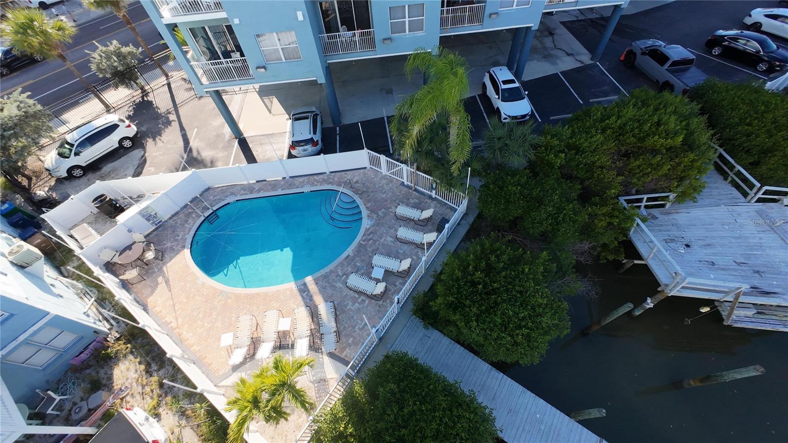 Image 4 of 20 For 13999 Gulf Boulevard 201