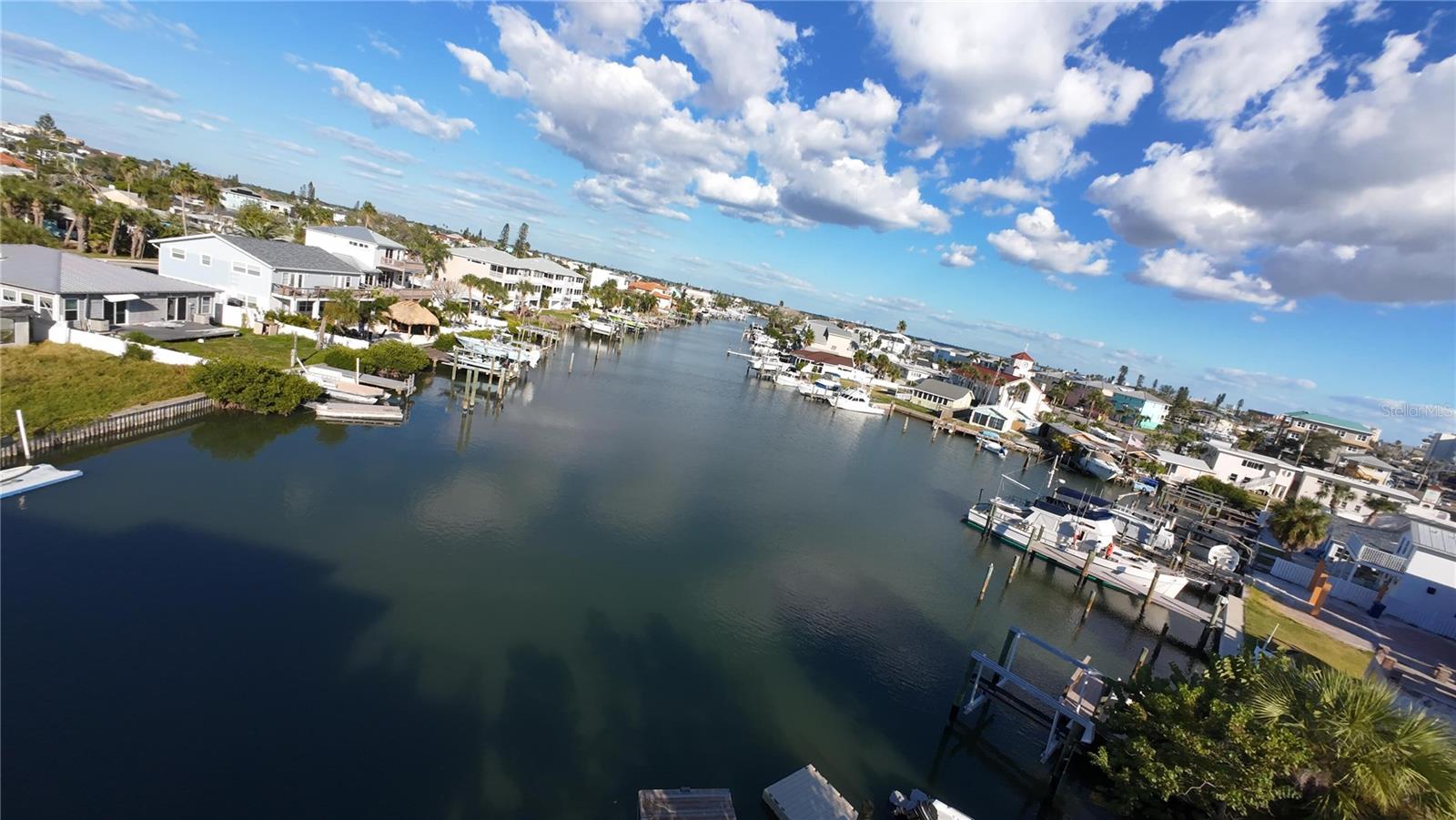 Image 5 of 20 For 13999 Gulf Boulevard 201