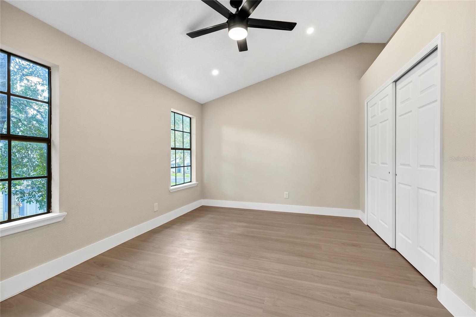 Image 27 of 40 For 2865 Wareham Court