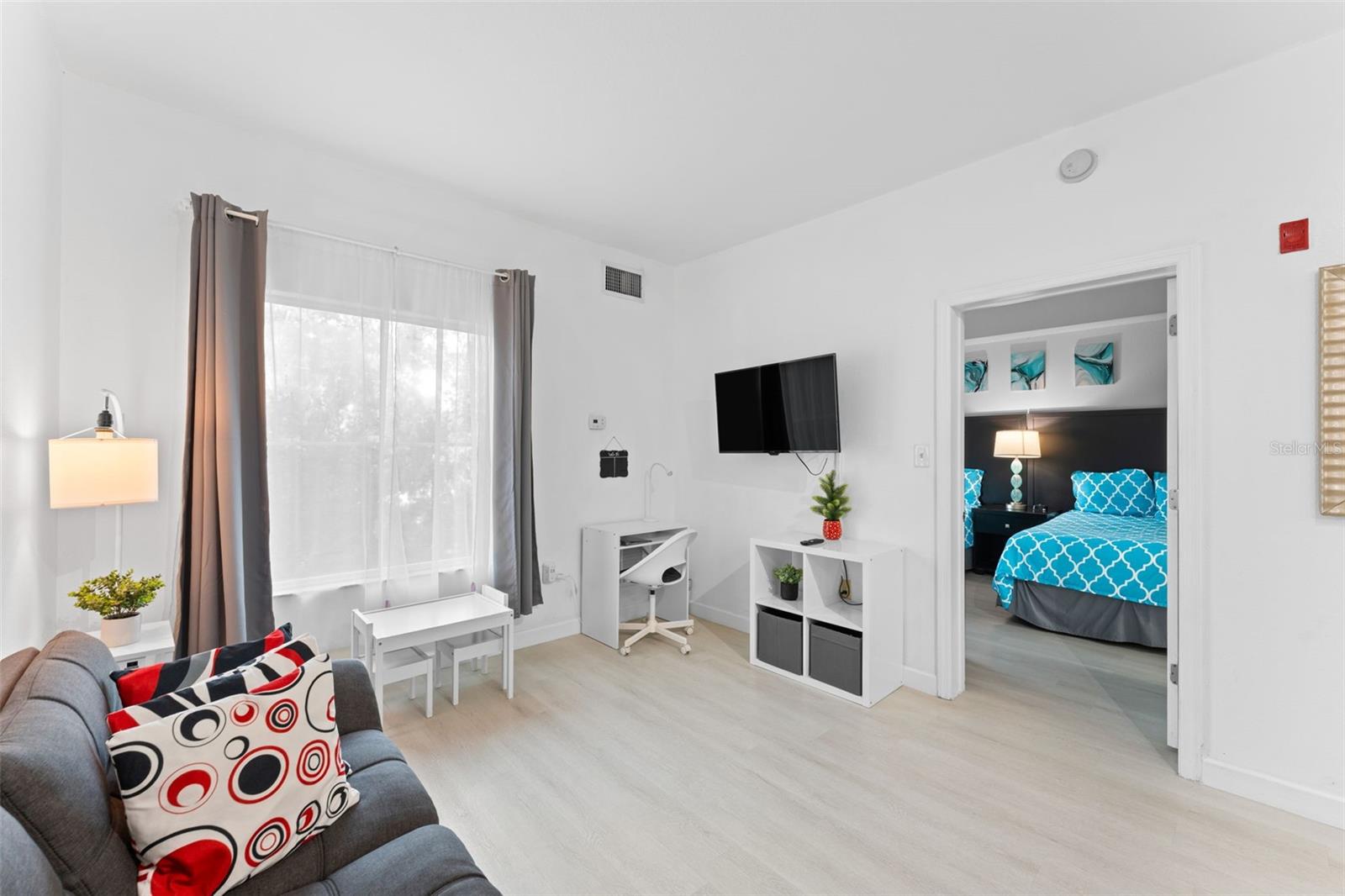 Image 12 of 29 For 8303 Palm Parkway 318