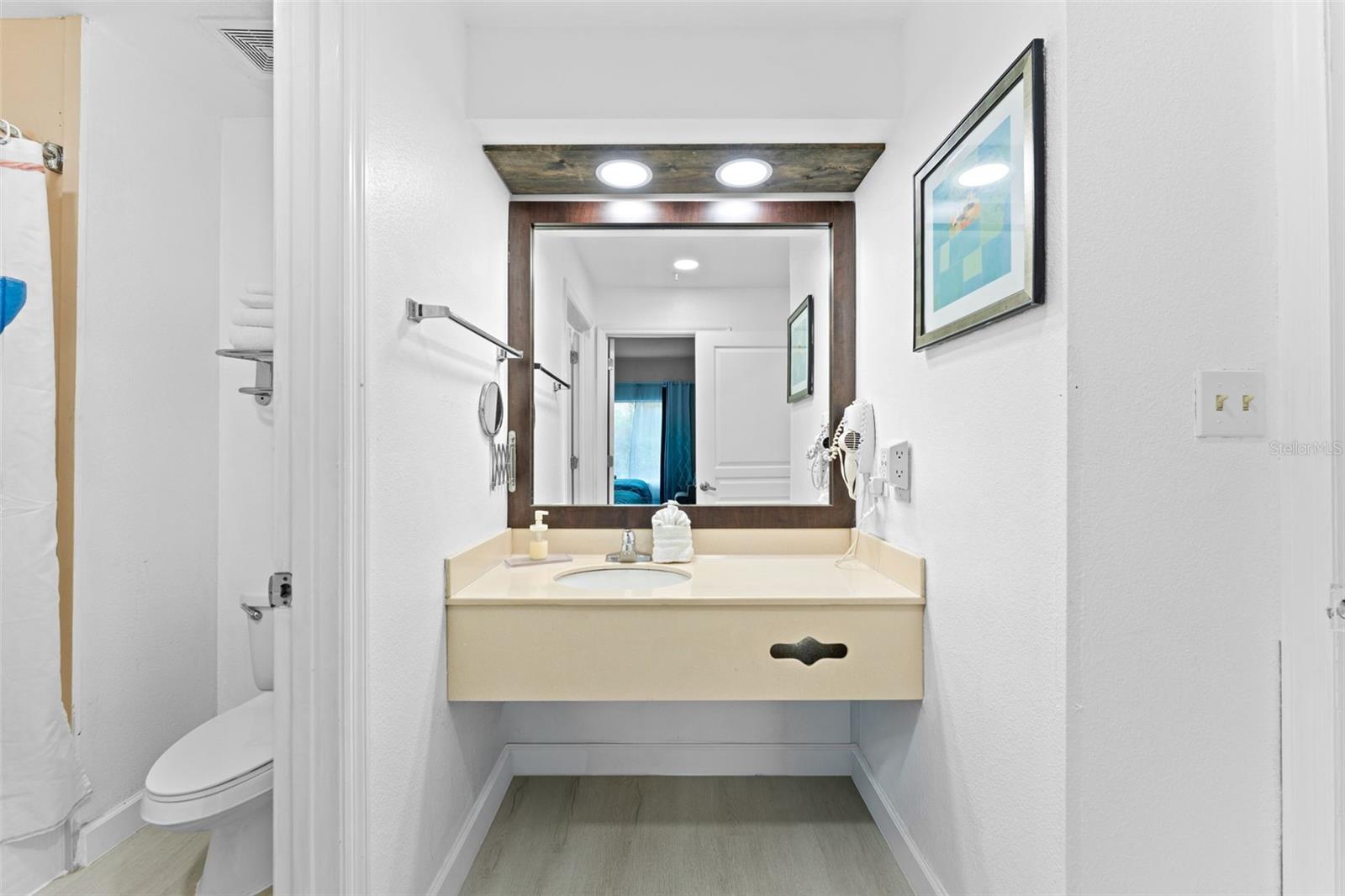 Image 17 of 29 For 8303 Palm Parkway 318