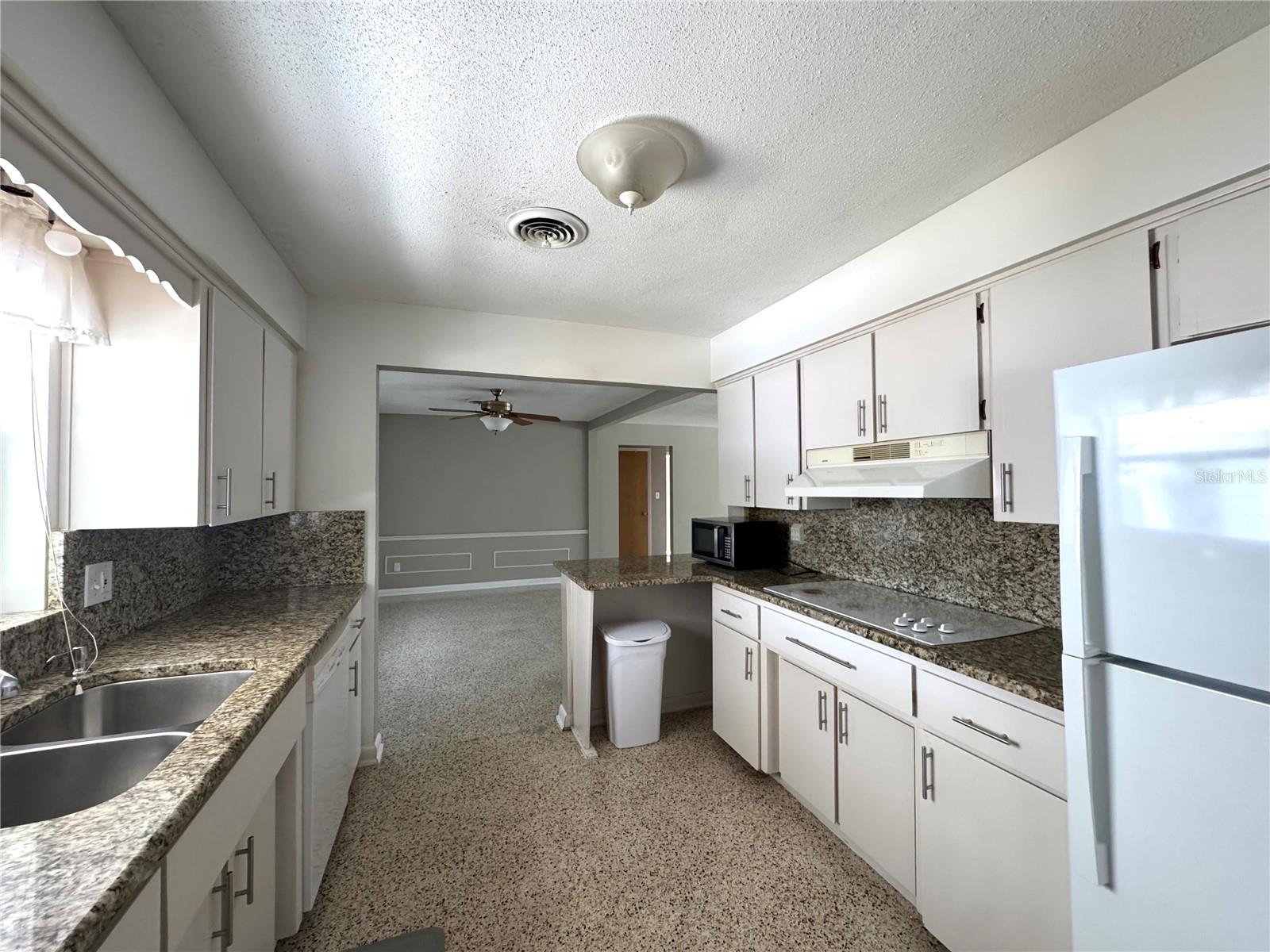Image 3 of 23 For 903 Marscastle Avenue