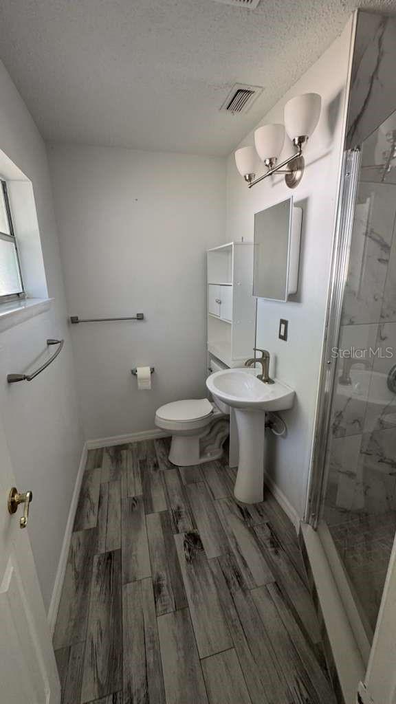 Image 16 of 21 For 545 Oak Drive
