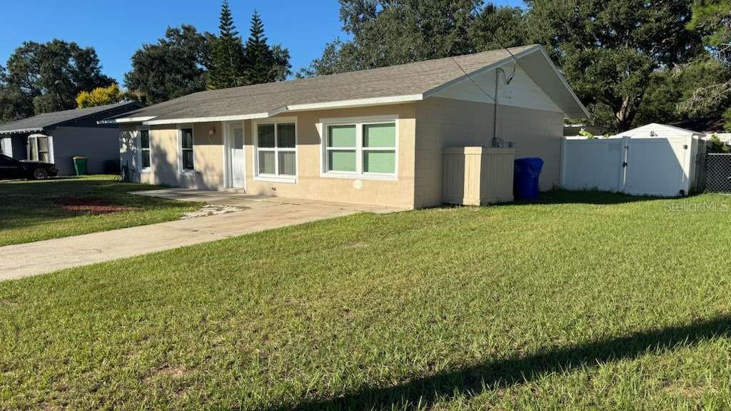 Image 3 of 21 For 545 Oak Drive