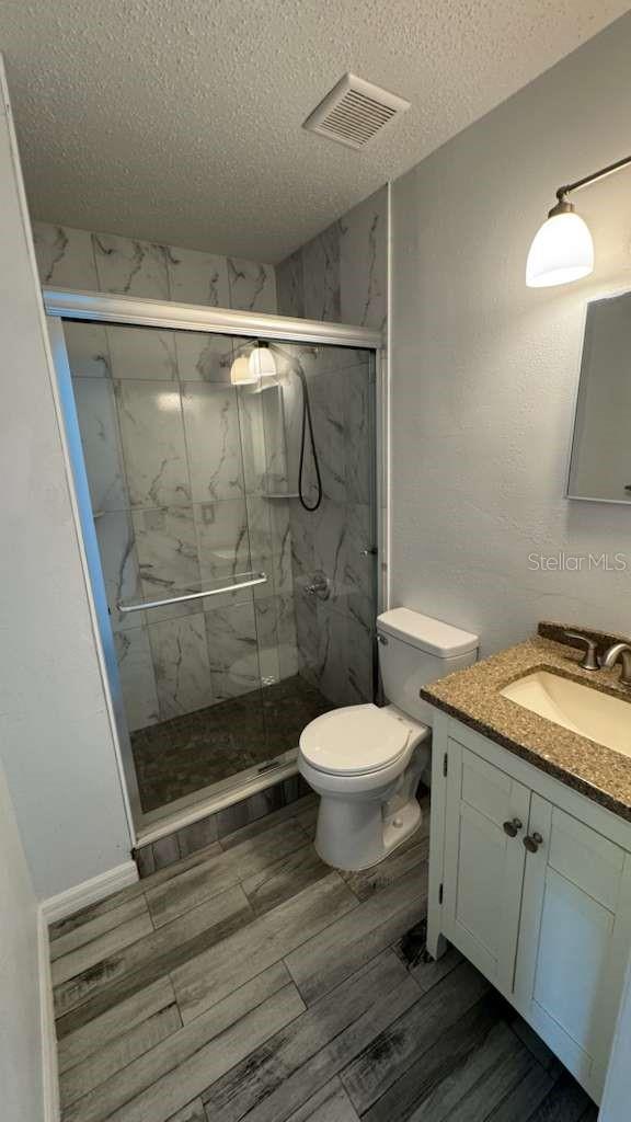 Image 11 of 20 For 545 Oak Drive