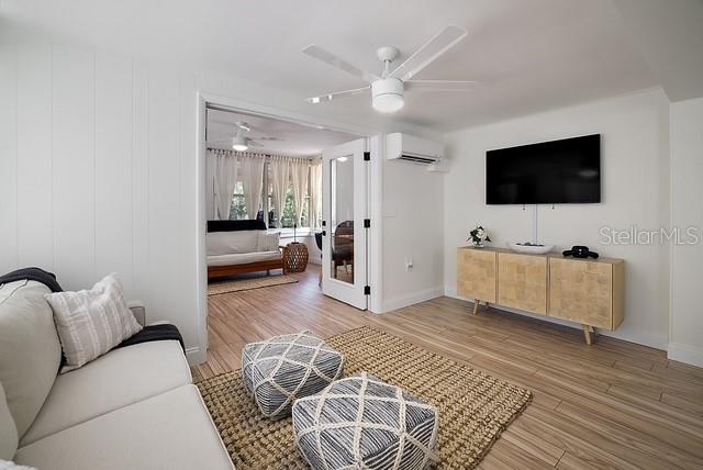 Image 12 of 31 For 6818 Pinebranch Point