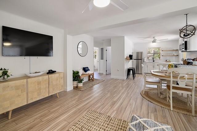 Image 13 of 31 For 6818 Pinebranch Point