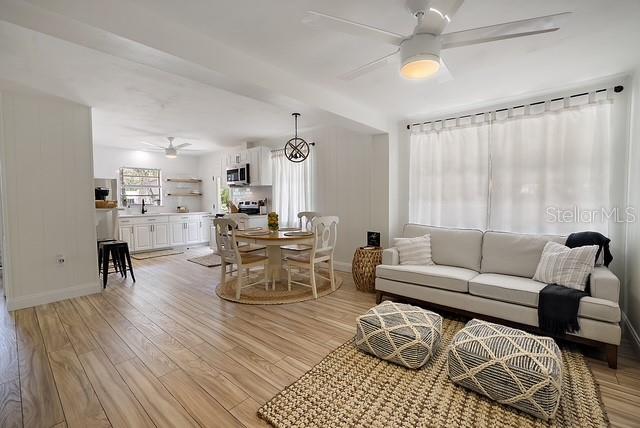 Image 14 of 31 For 6818 Pinebranch Point