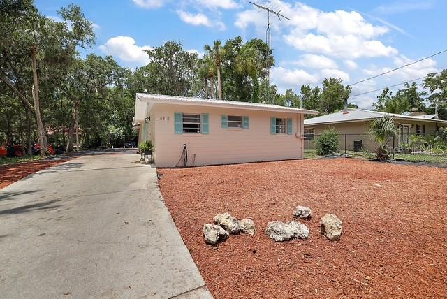 Image 24 of 31 For 6818 Pinebranch Point