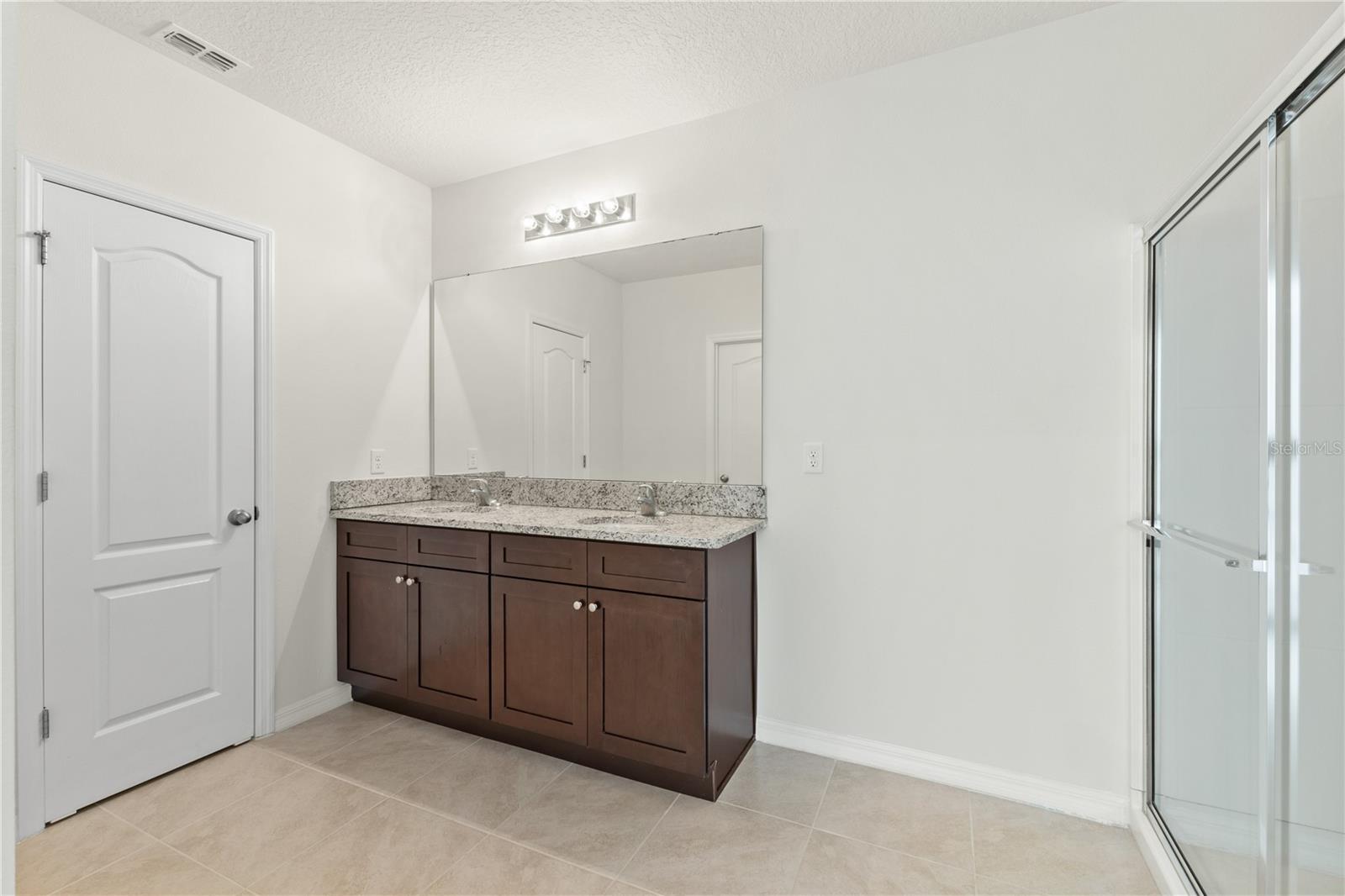 Image 38 of 53 For 3090 Timber Hawk Circle