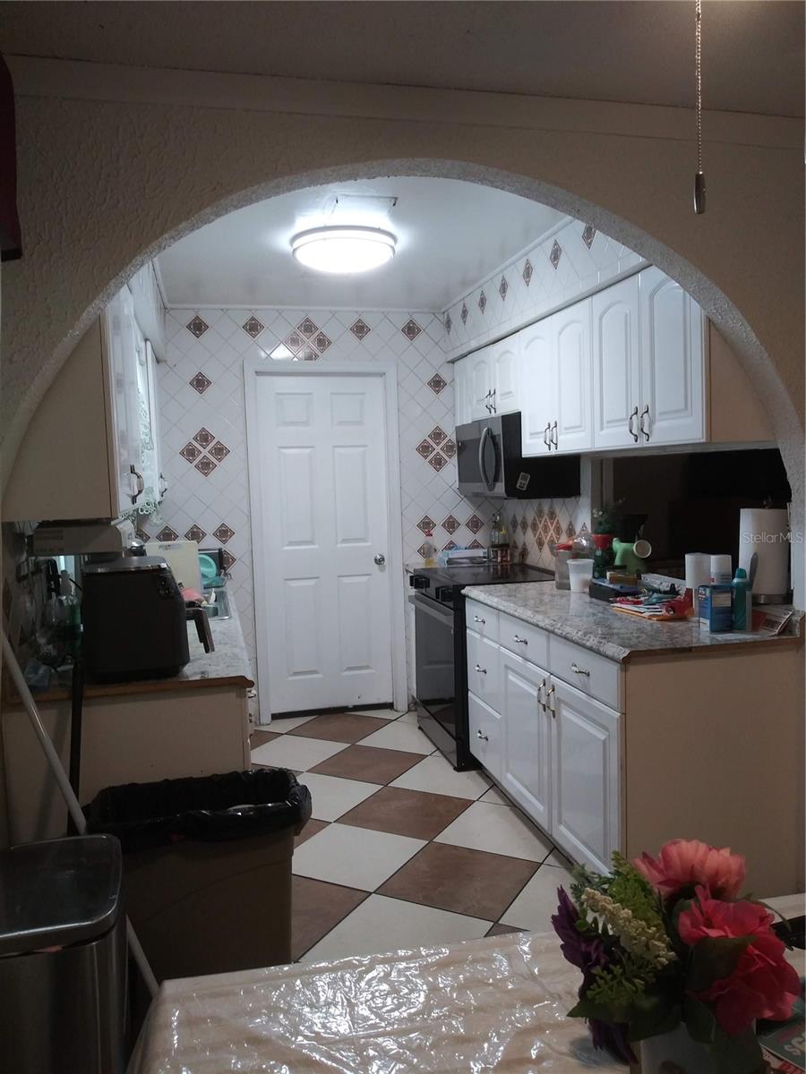 Image 18 of 33 For 4636 Kempston Court
