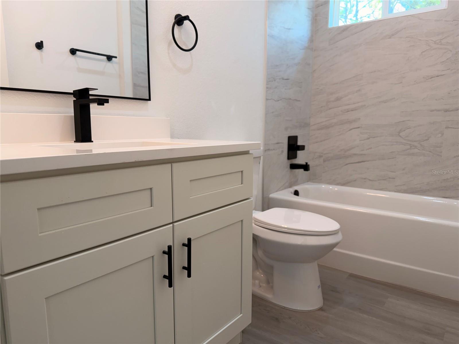 Listing photo id 8 for 3736 Galleon Street