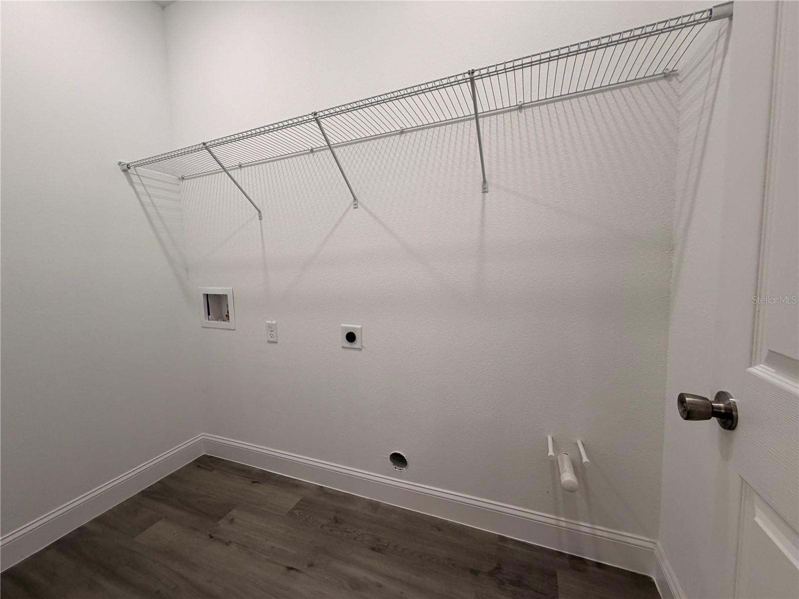 Listing photo id 15 for 3736 Galleon Street