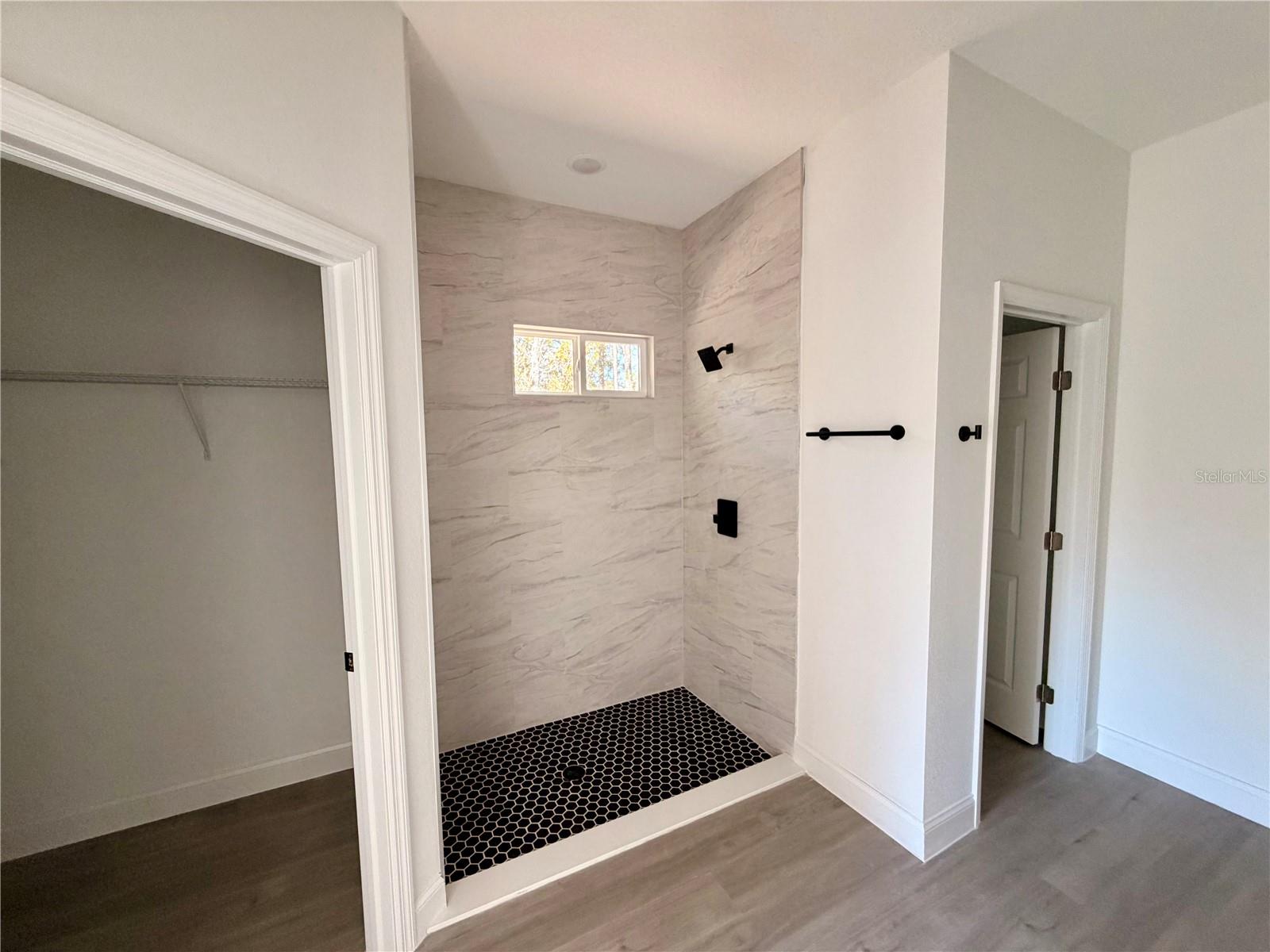 Listing photo id 18 for 3736 Galleon Street