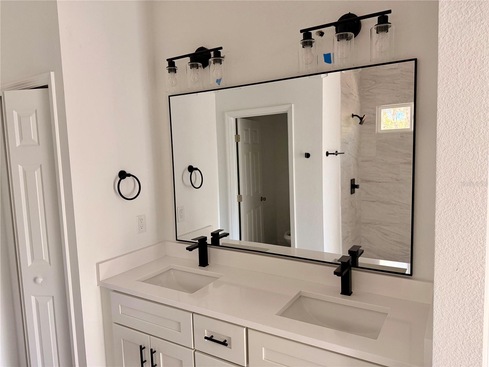 Listing photo id 19 for 3736 Galleon Street