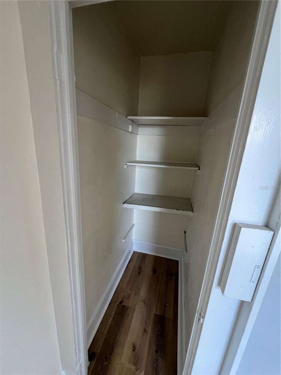 Image 10 of 10 For 713 Davis Street 2