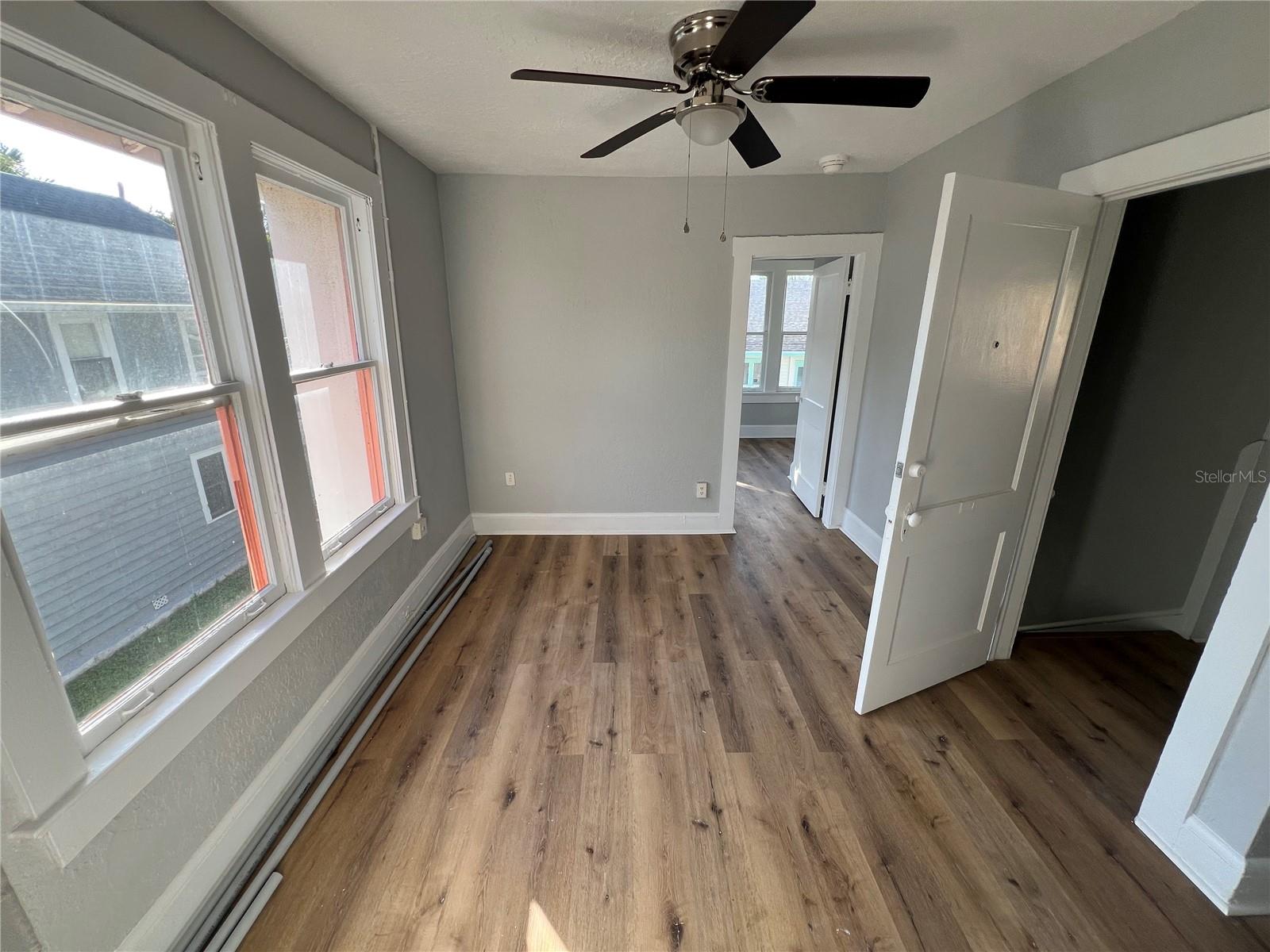 Image 4 of 10 For 713 Davis Street 2