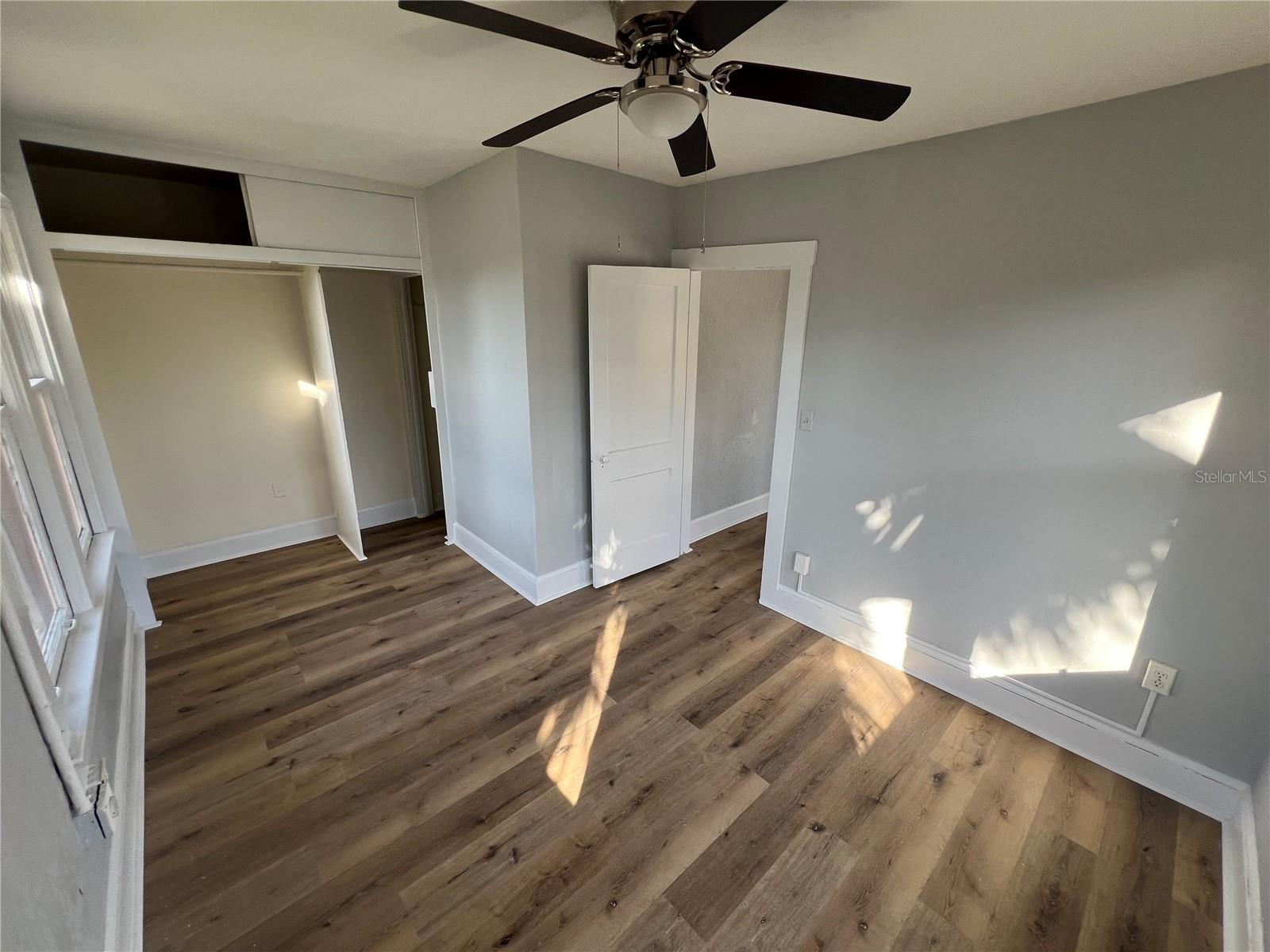 Image 6 of 10 For 713 Davis Street 2