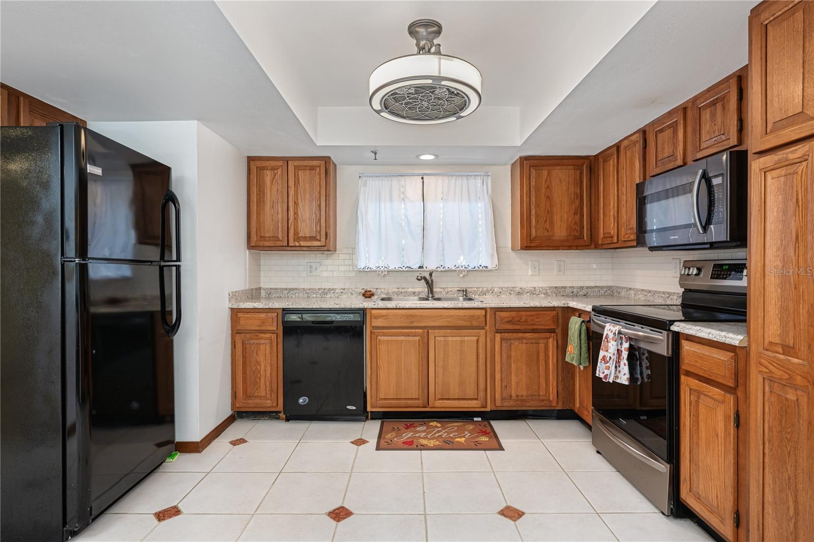 Image 10 of 38 For 1162 Carmel Circle 250