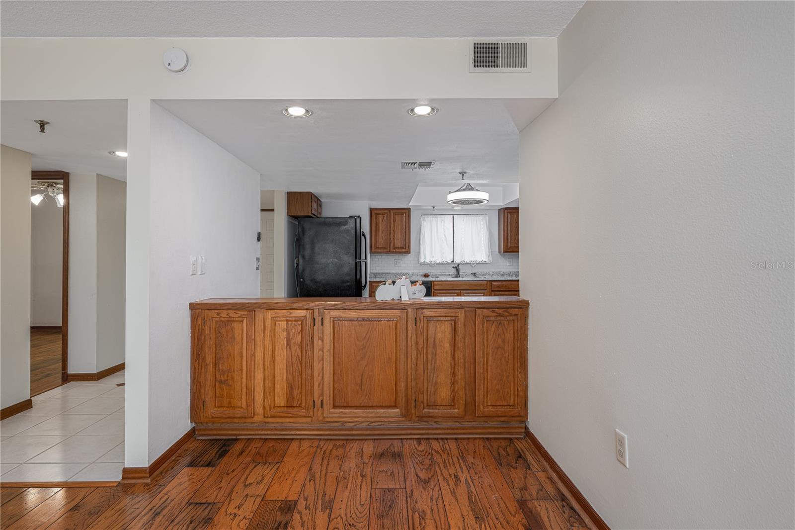 Image 15 of 38 For 1162 Carmel Circle 250