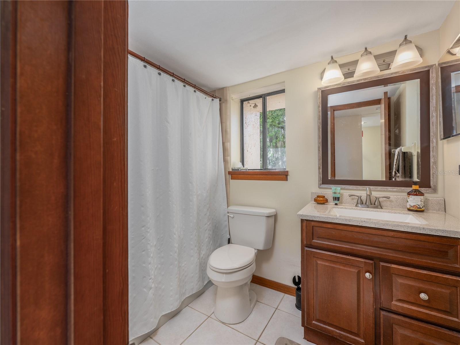 Image 25 of 38 For 1162 Carmel Circle 250