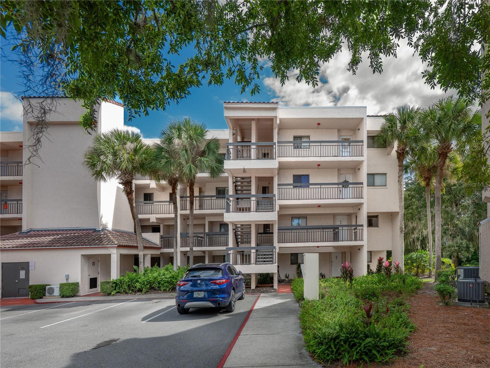 Image 3 of 38 For 1162 Carmel Circle 250