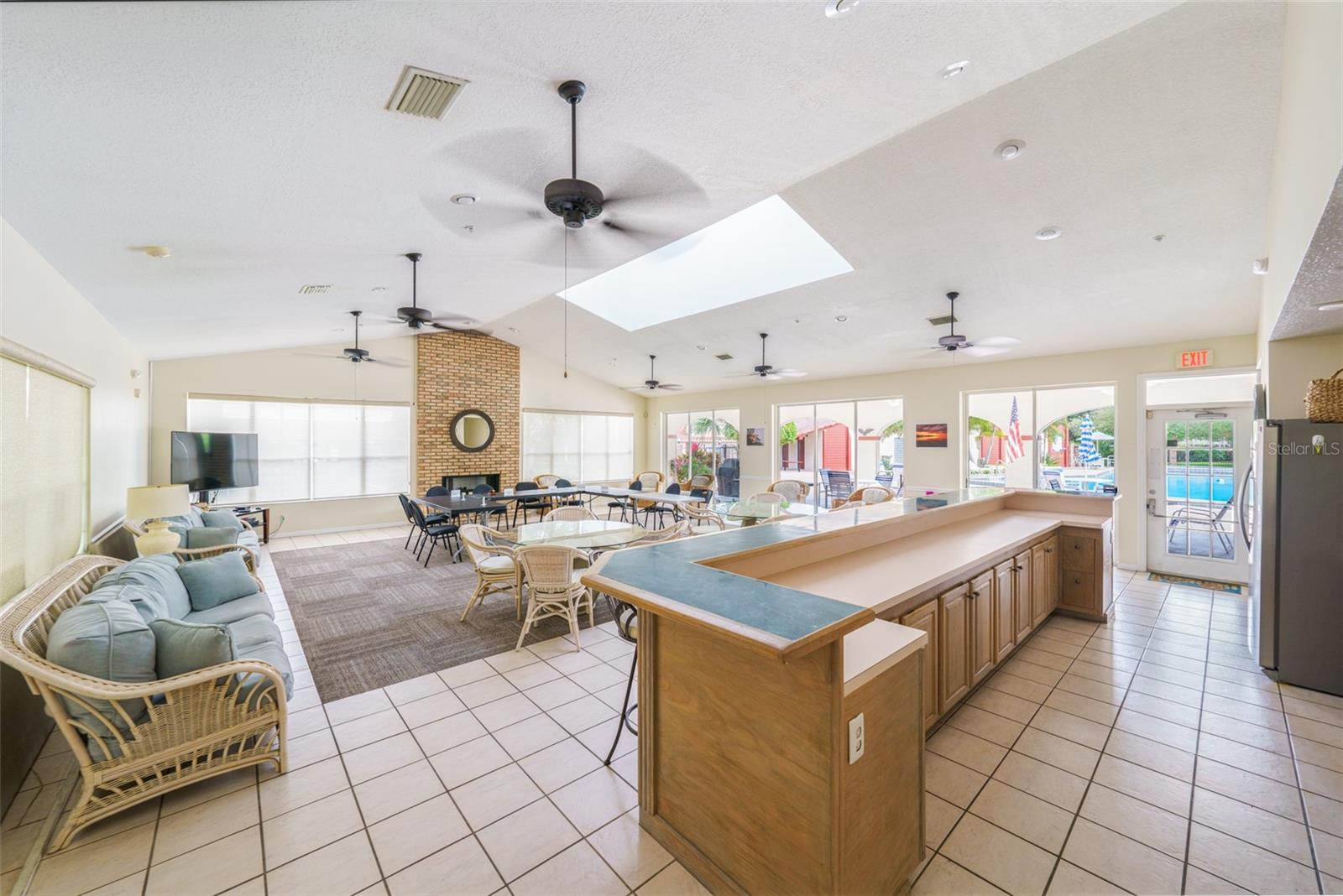 Image 30 of 38 For 1162 Carmel Circle 250
