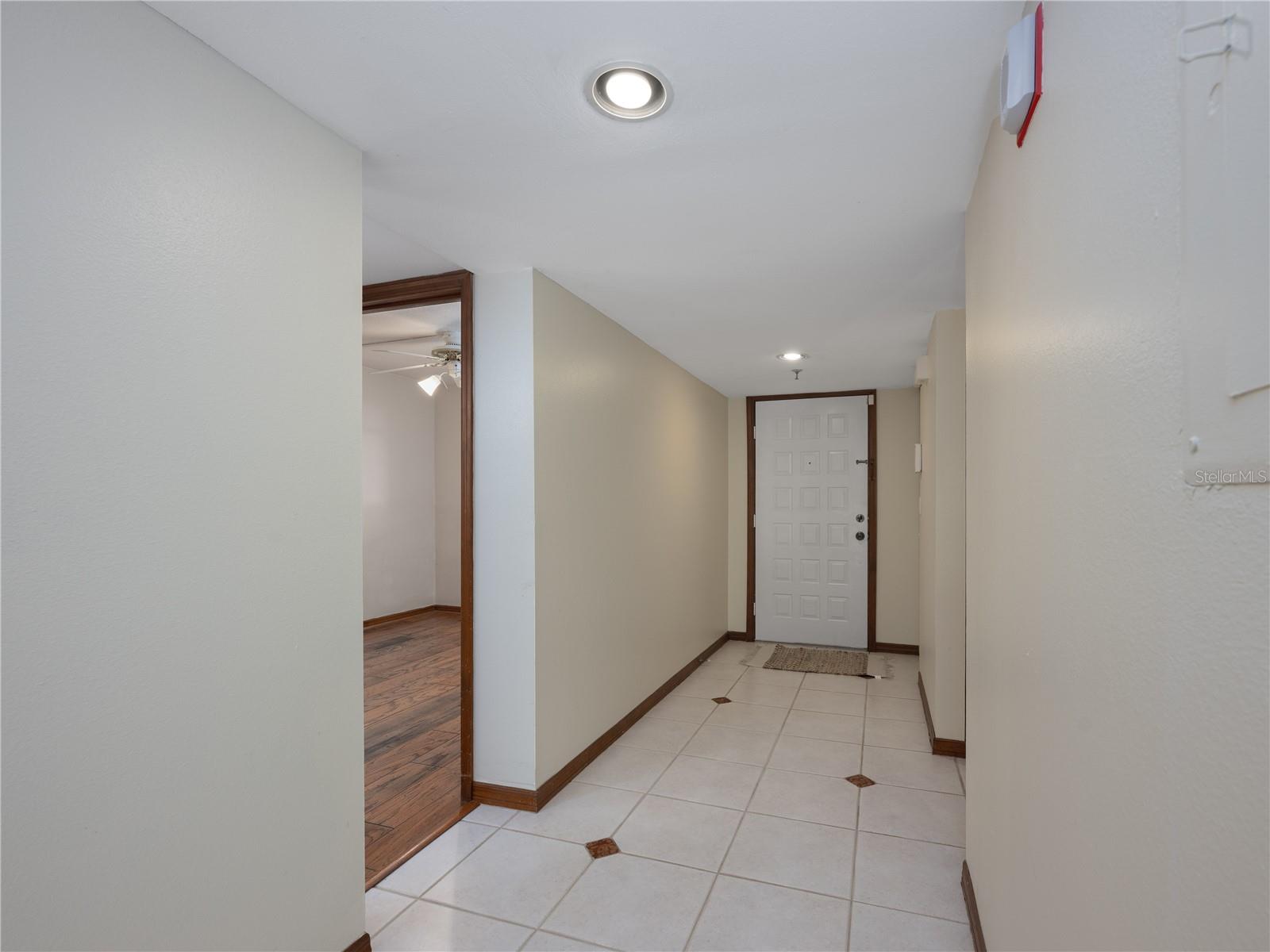Image 8 of 38 For 1162 Carmel Circle 250