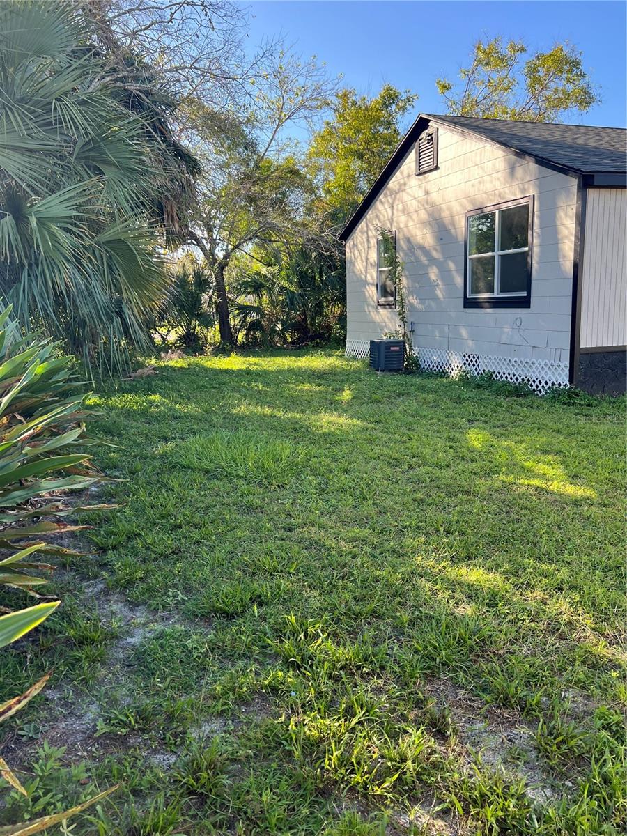 Image 10 of 11 For 323 Franklin Street