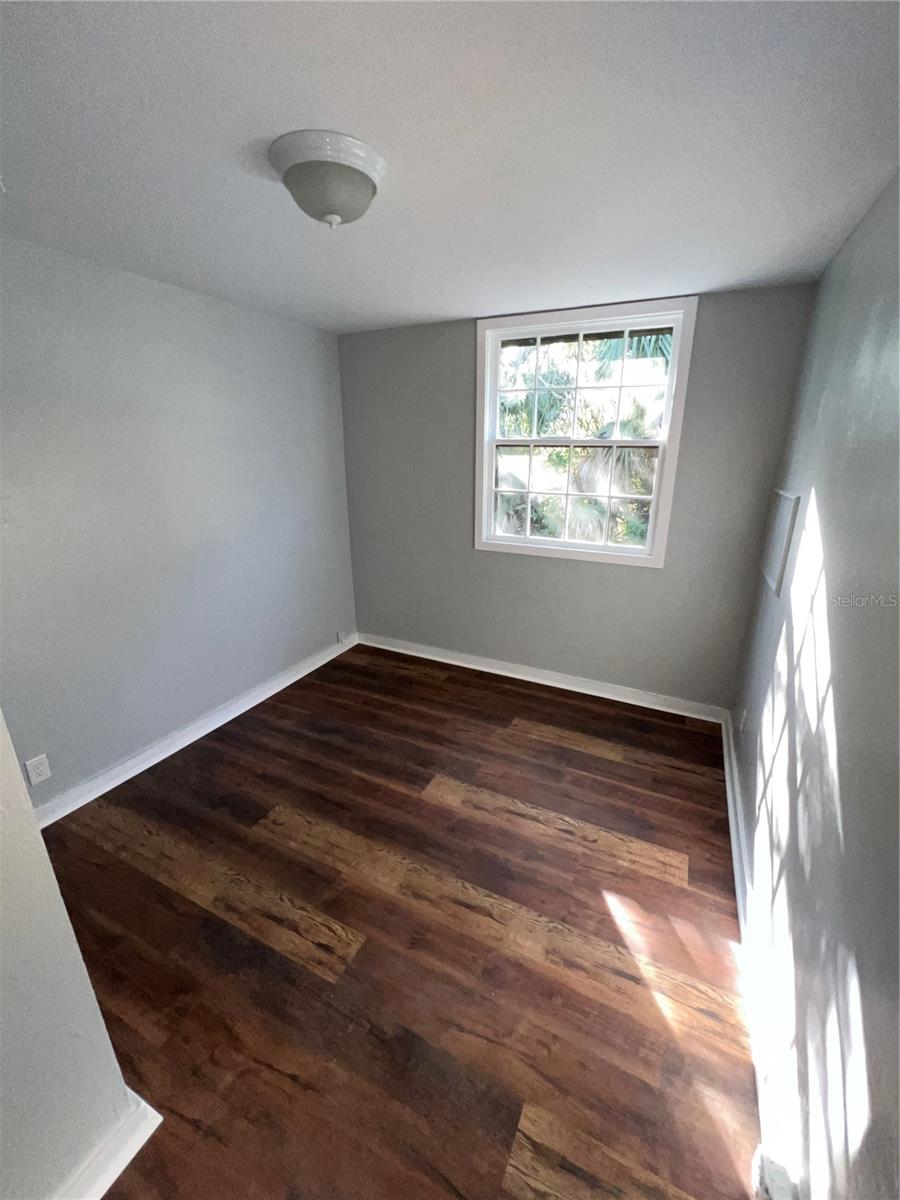 Image 6 of 11 For 323 Franklin Street