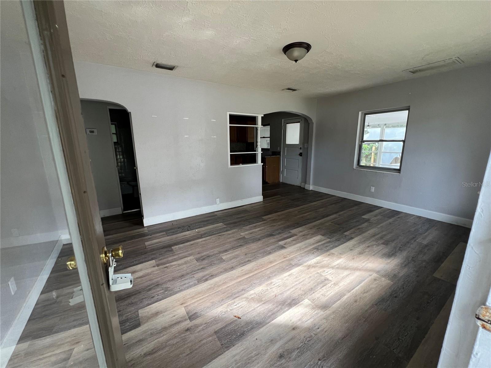 Image 4 of 12 For 240 Deerfoot Road