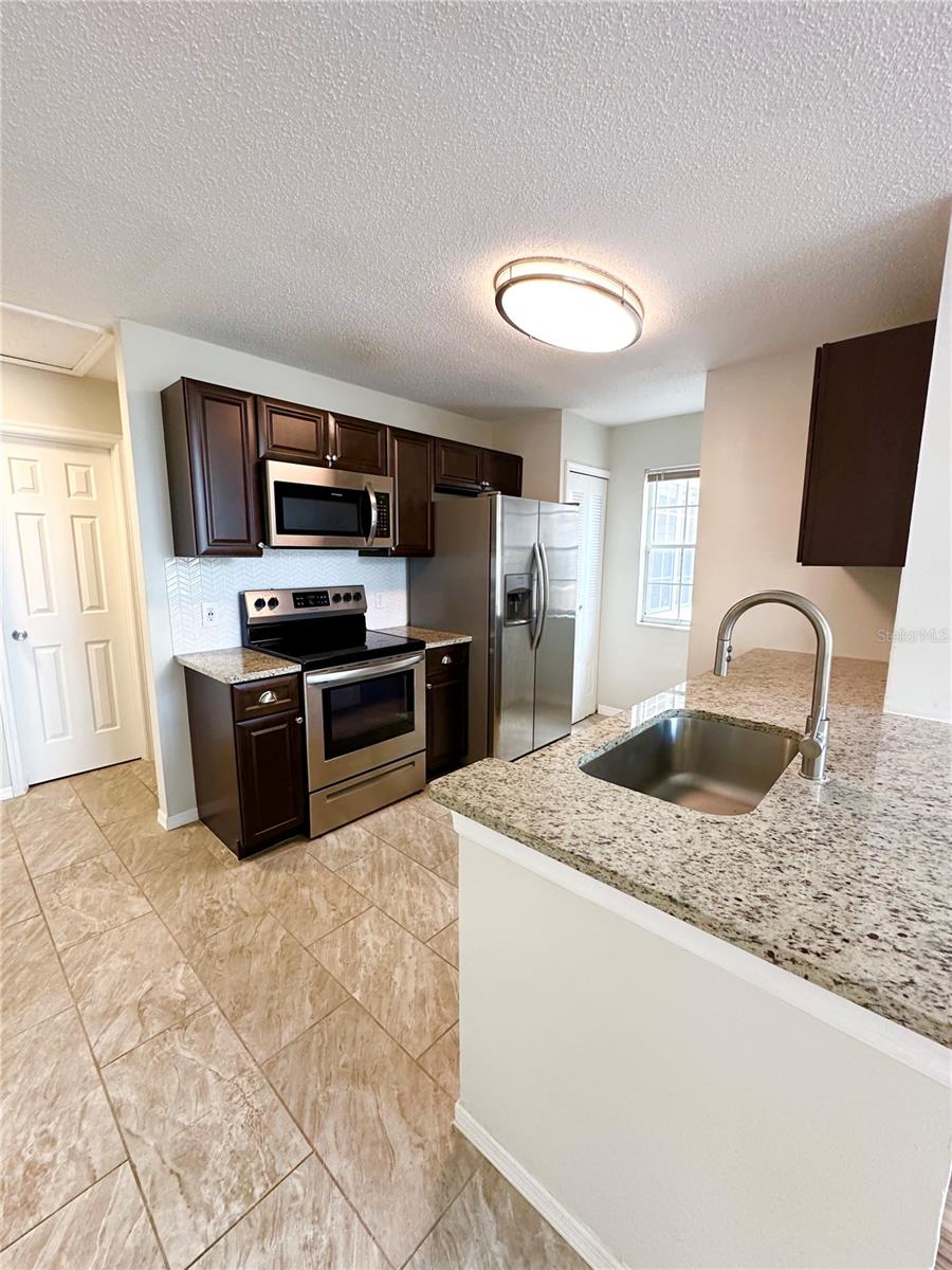 Image 14 of 37 For 654 Roaring Drive 228