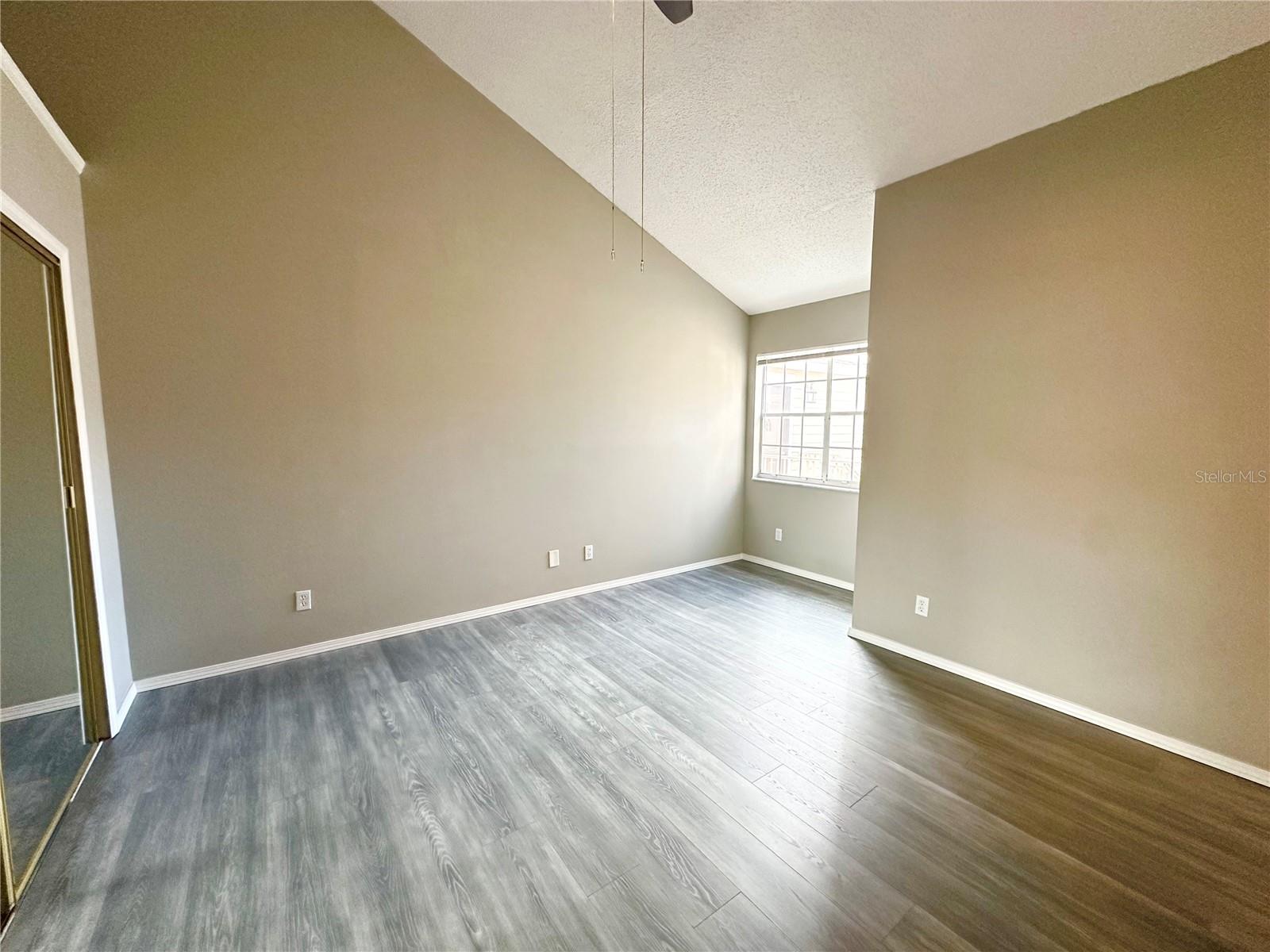 Image 20 of 37 For 654 Roaring Drive 228