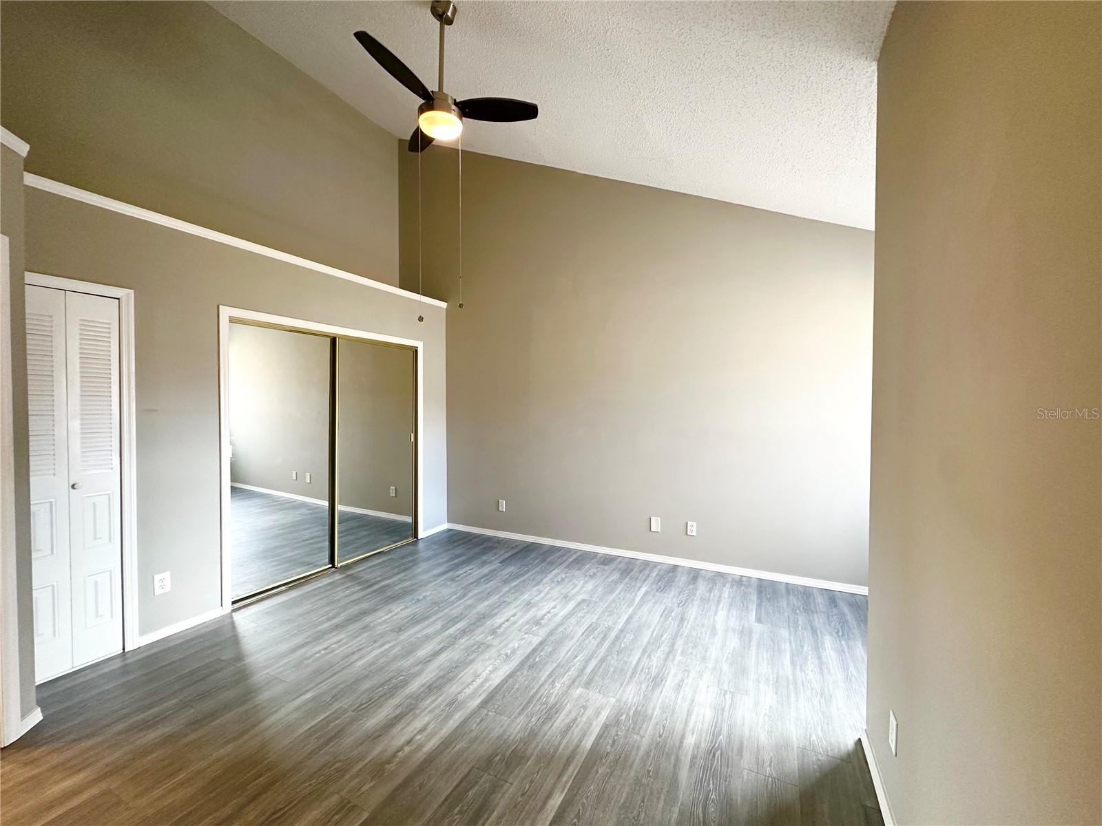 Image 21 of 37 For 654 Roaring Drive 228