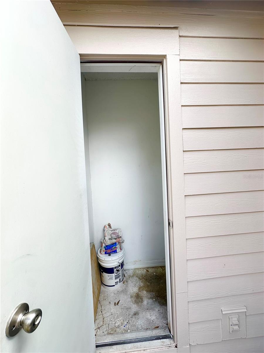 Image 34 of 37 For 654 Roaring Drive 228