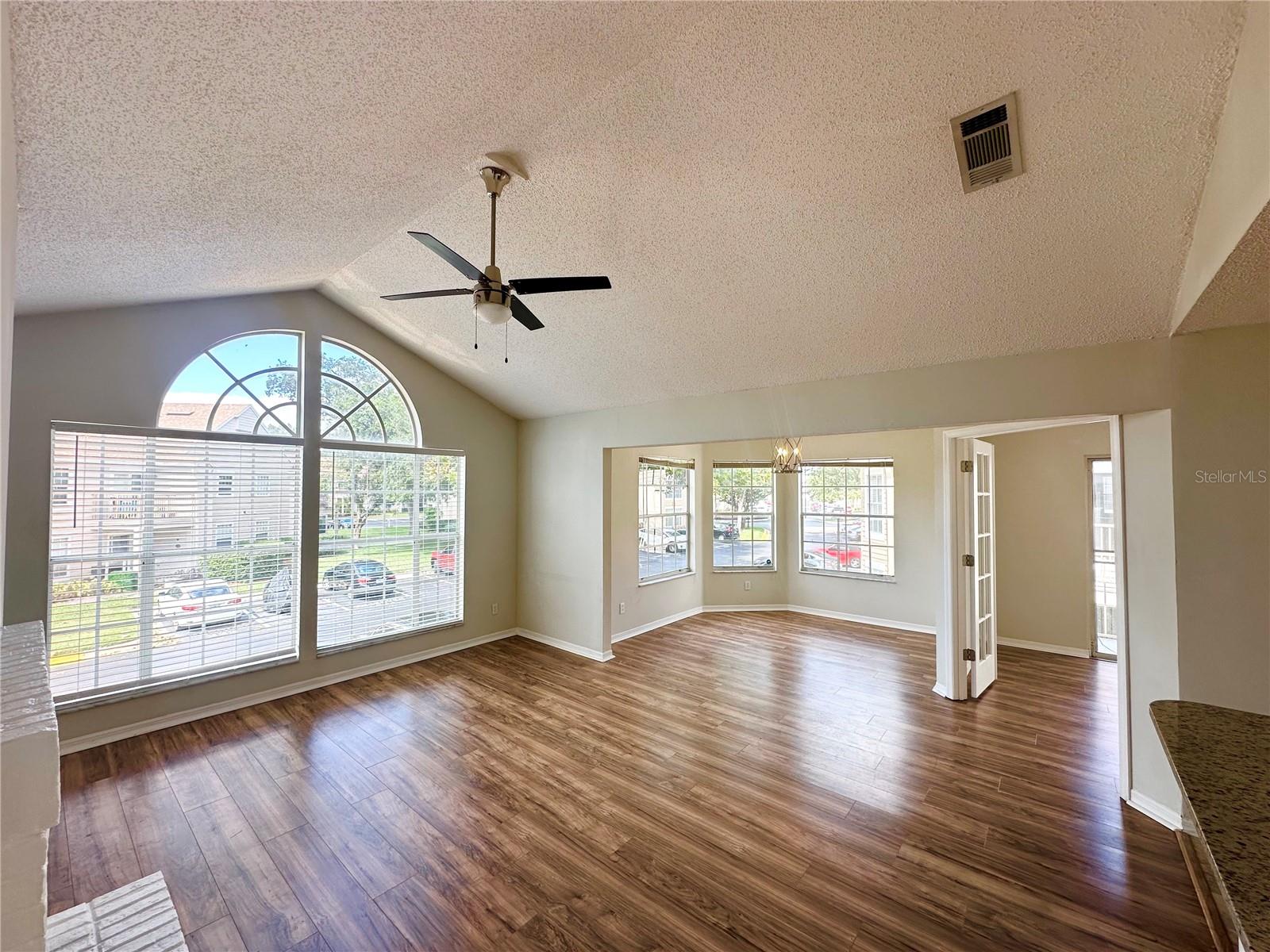 Image 6 of 37 For 654 Roaring Drive 228