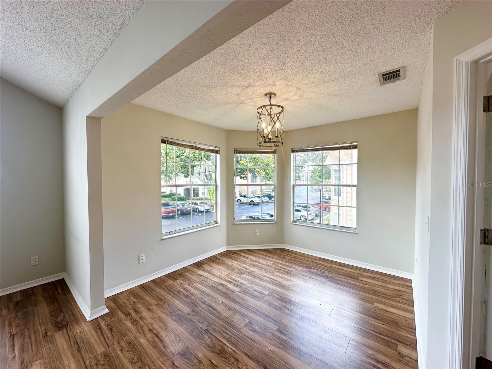 Image 8 of 37 For 654 Roaring Drive 228