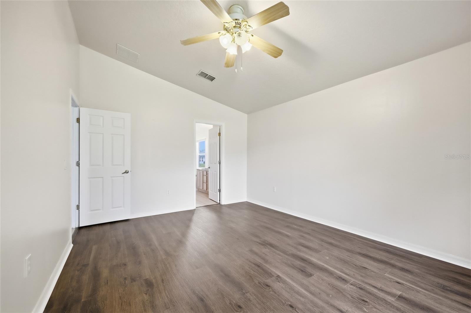 Image 20 of 40 For 917 Alsace Drive